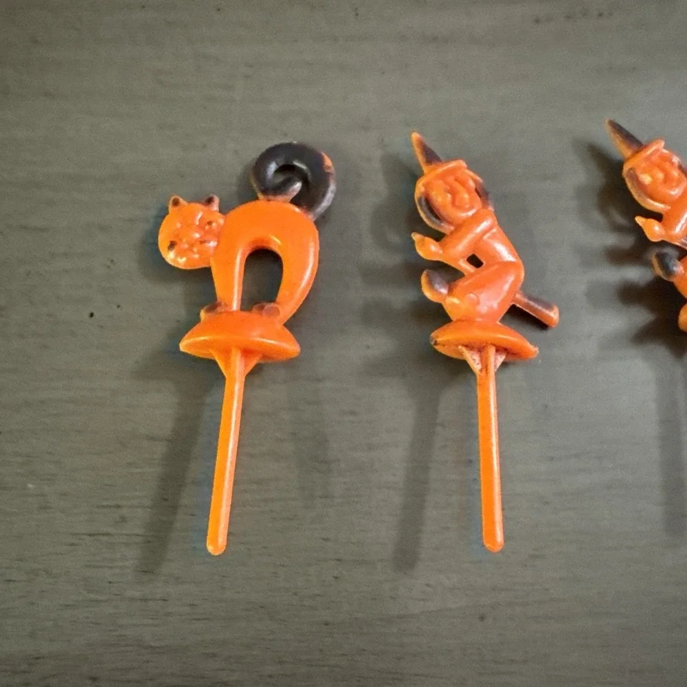 Vintage Halloween‎ Plastic Cake Toppers Cupcake Picks Lot Hong Kong